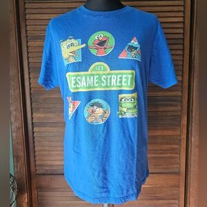 Blue Sesame Street Group Short Sleeve T-Shirt Men's Size Medium